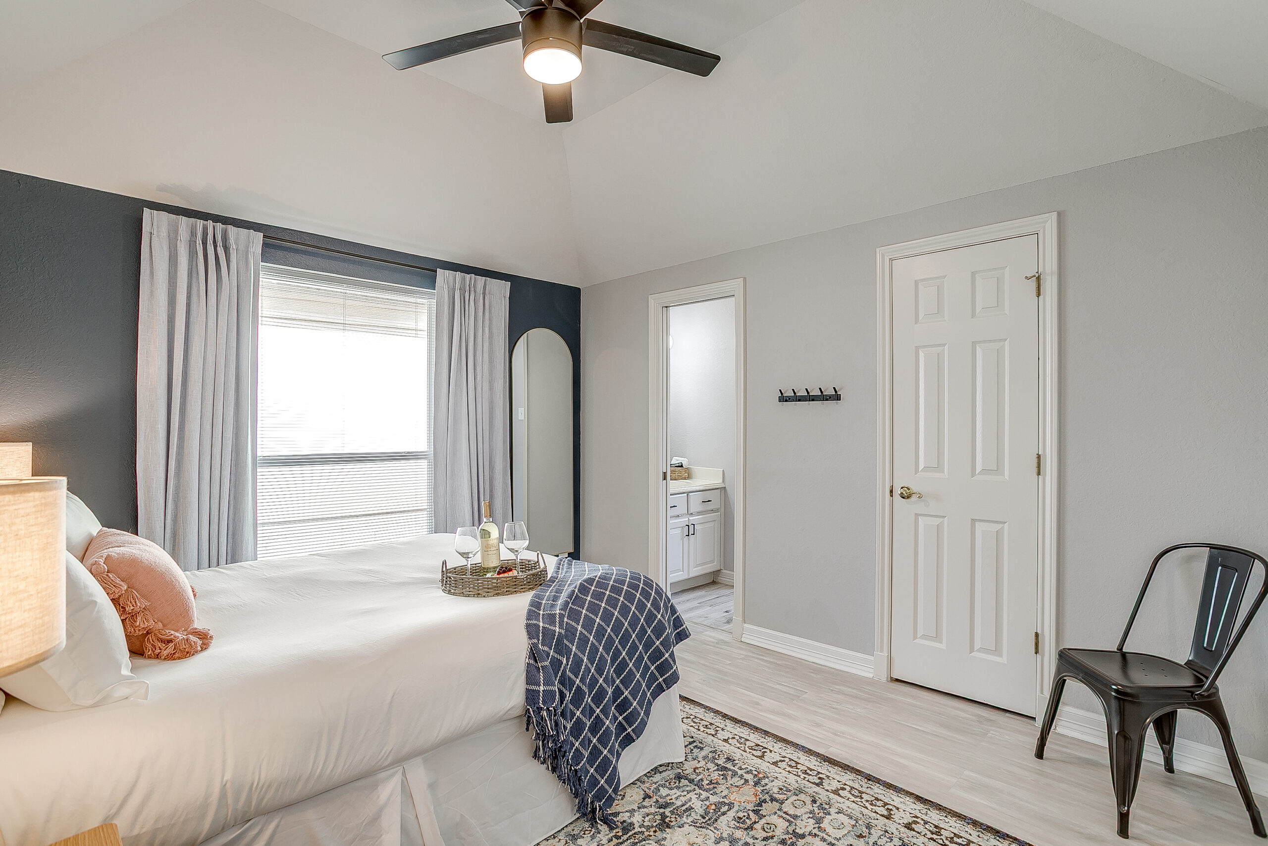 3917 Buena Vista Cir (38 of 82)