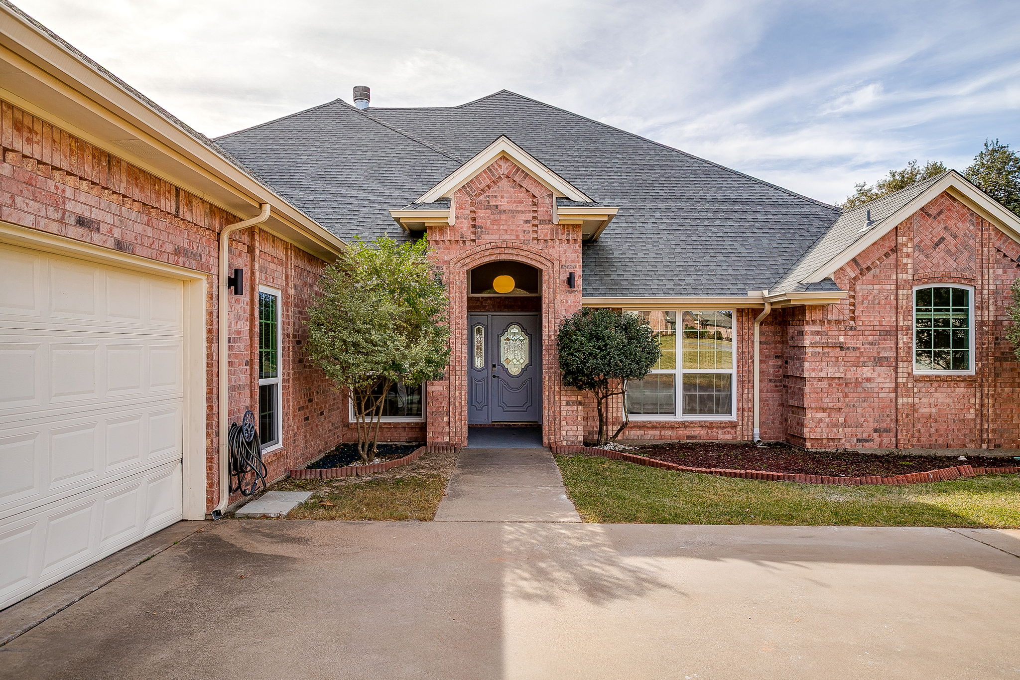 large-019b38c2-e95d-7183-a239-20561a8b69a6